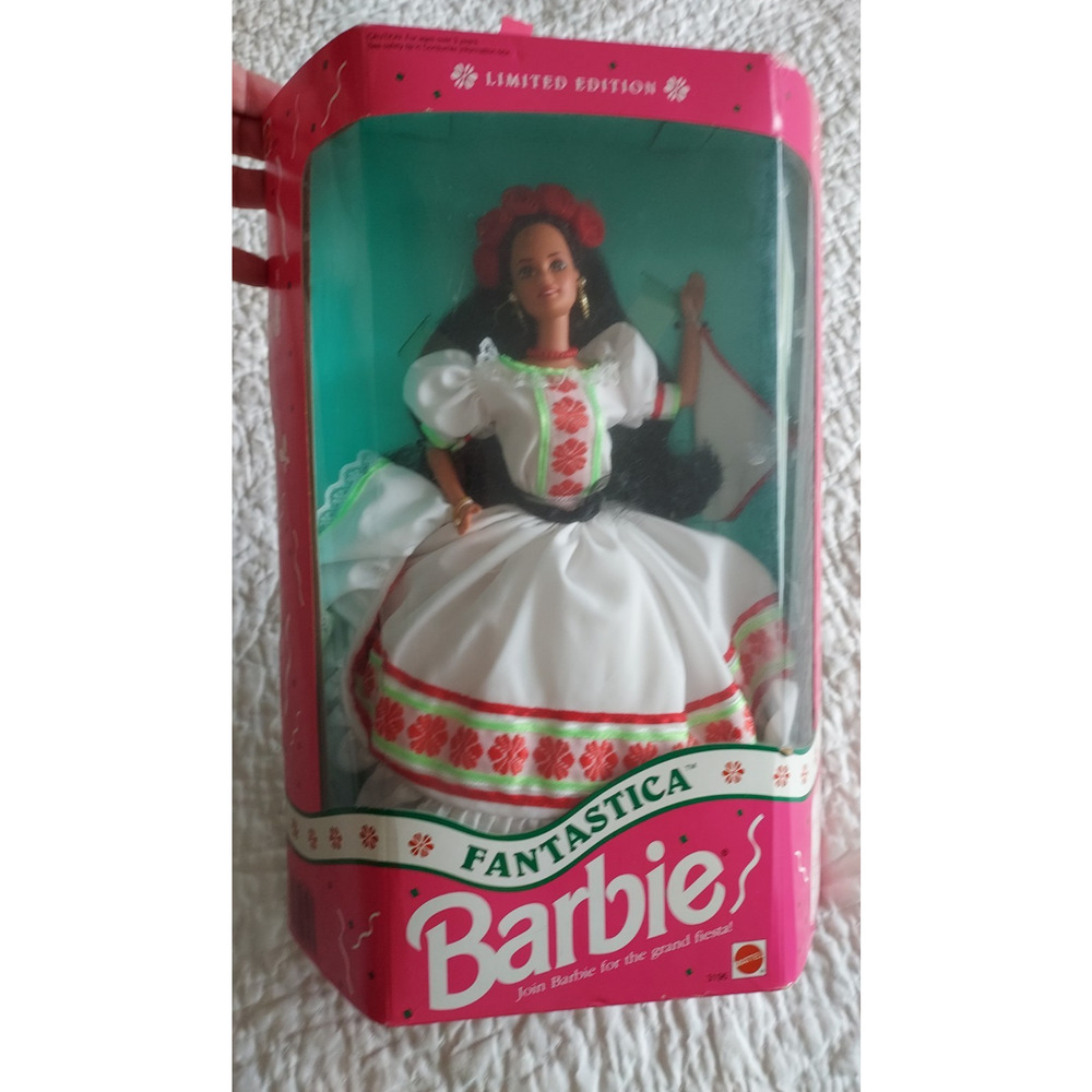NEW Vintage Fantastica Barbie NEVER removed from box 1992 Mattel Mexican dress